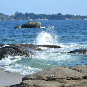 Corniche: Tranquil Seaside With Multilingual Service Concarneau